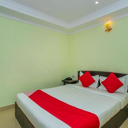 Oyo 25121 Bns Lodge 班加罗尔 外观 照片