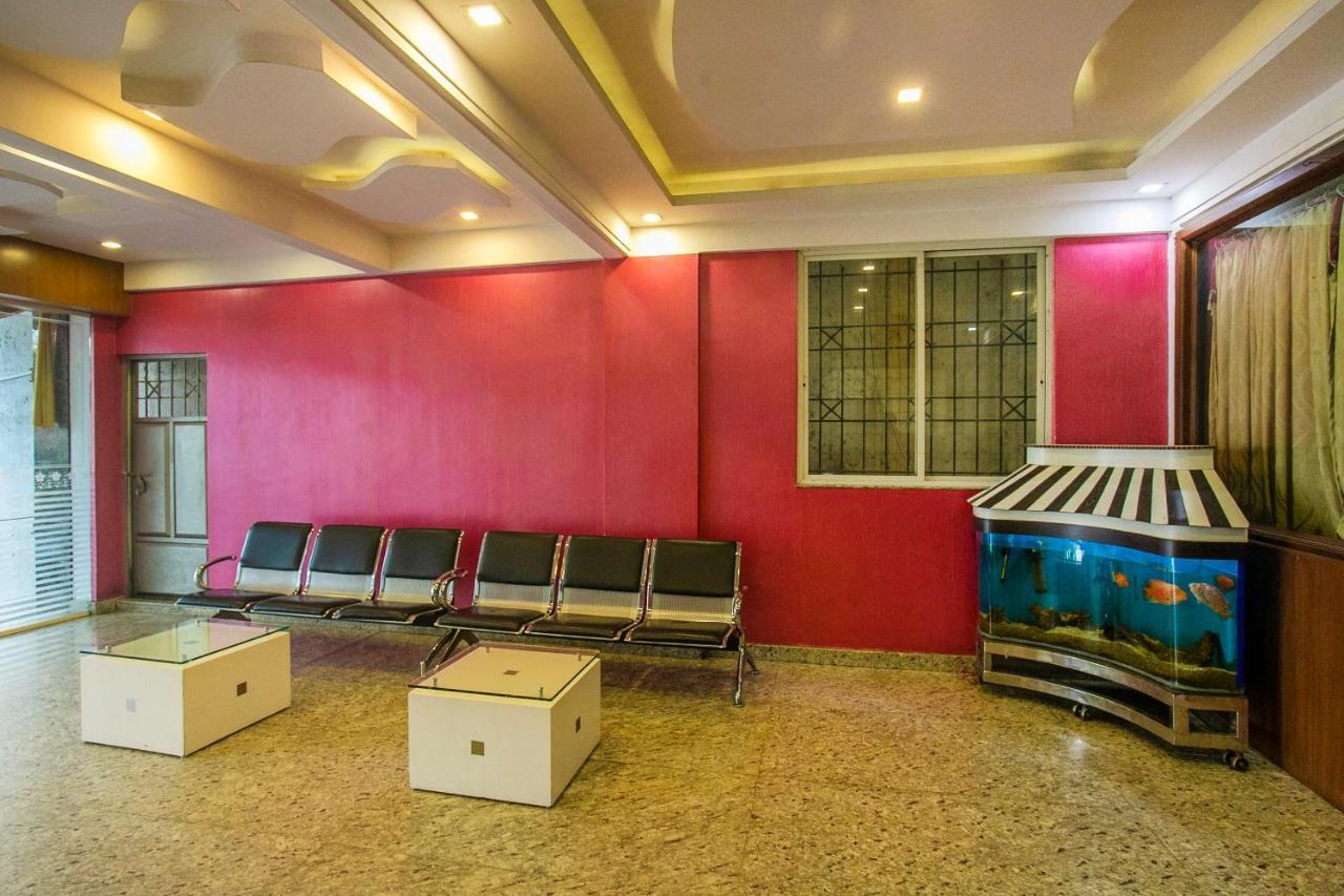 Oyo 25121 Bns Lodge 班加罗尔 外观 照片